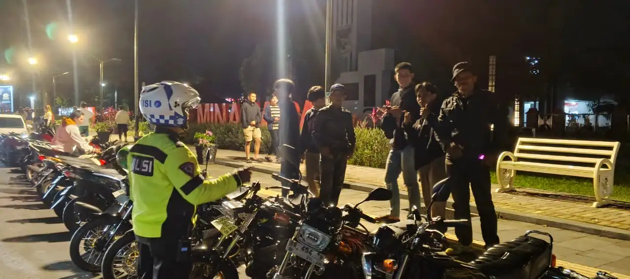 Sat Lantas Polres Minahasa Antisipasi Keramaian Malam Minggu di Tondano, Dialog dengan Komunitas Motor